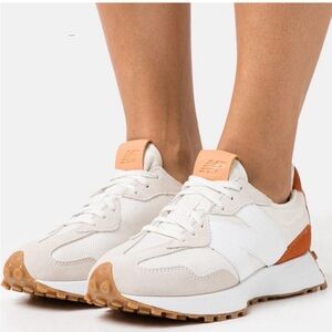 Women’s New Balance 327